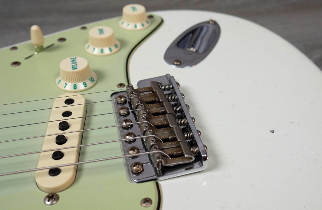 Fender Custom Shop Time Machine '64 Stratocaster Journeyman Relic, Aged Olympic White